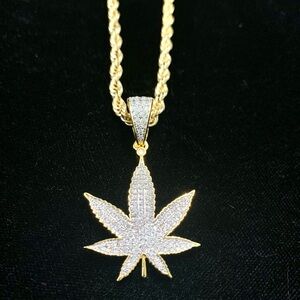 LEAF CANNABIS 420 CHARM PENDANT 18K GOLD CHAIN NECKLACE MADE IN ITALY! WARRANTY!